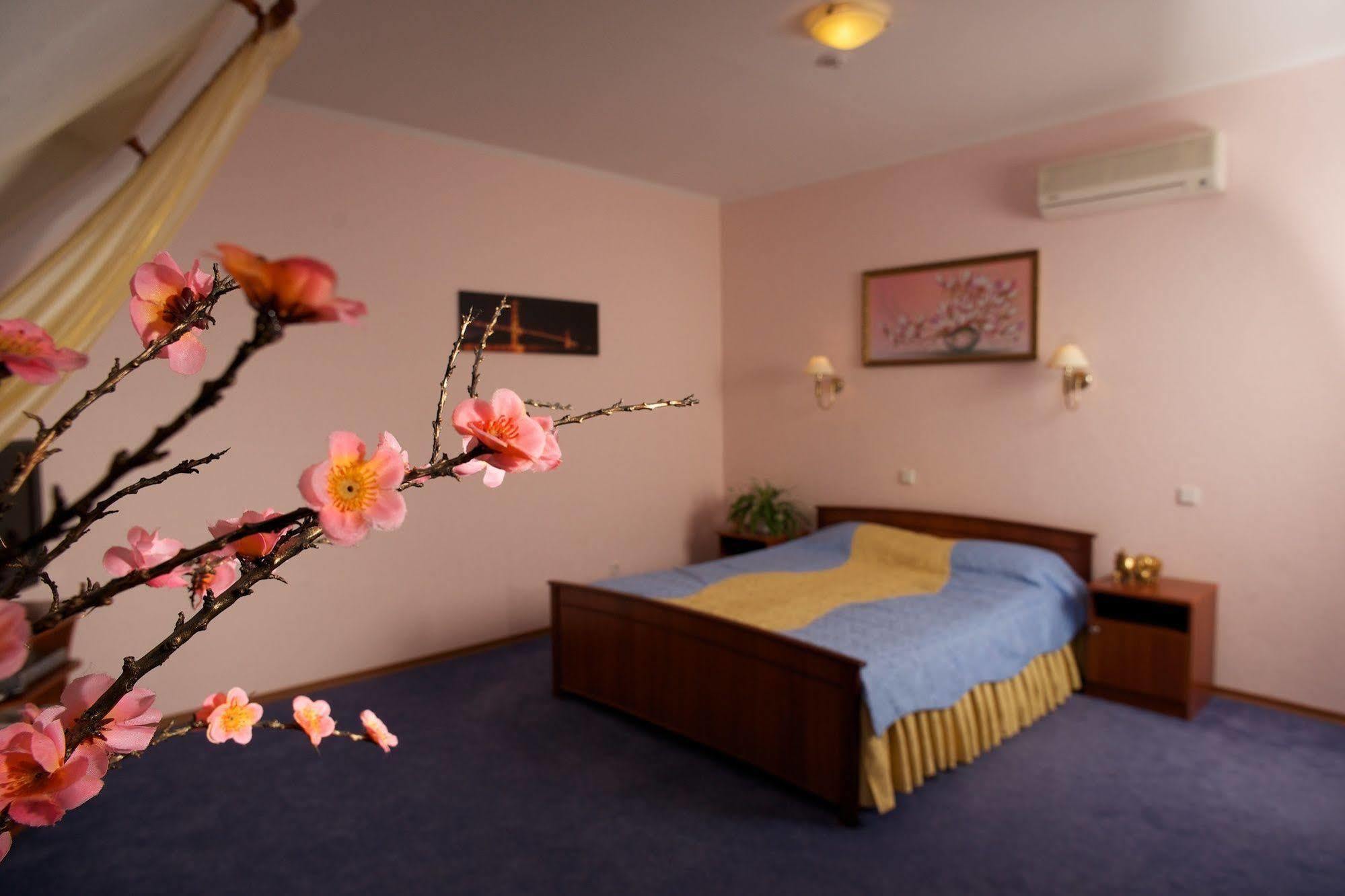 Old Port Hotel Boryspilʼ